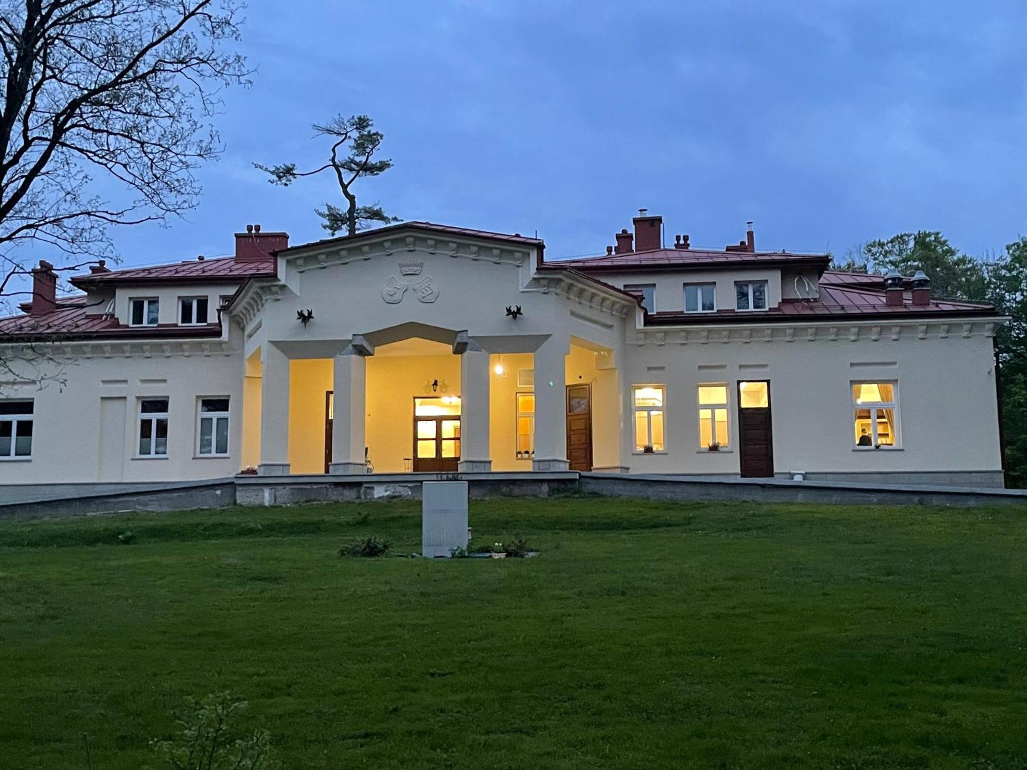 Palac Zbylitowskich Zbylitowska Gora Esterno foto